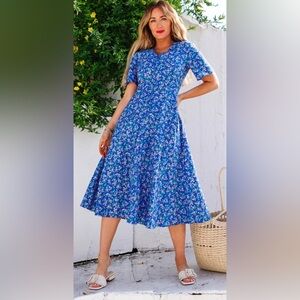 NWT Ivy City Co - Allie Floral Print Midi Dress